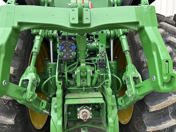 Image of John Deere 8R 250 equipment image 4