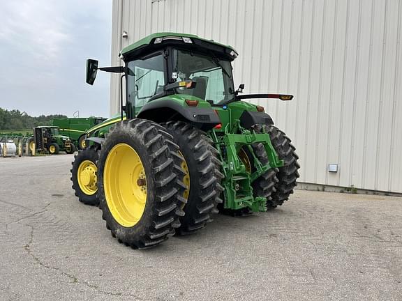Image of John Deere 8R 250 equipment image 2