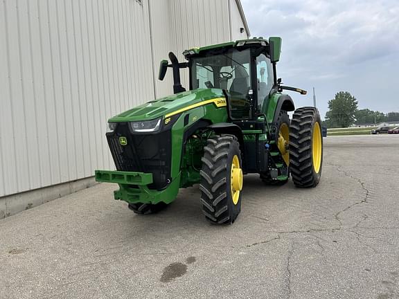 Image of John Deere 8R 250 equipment image 1