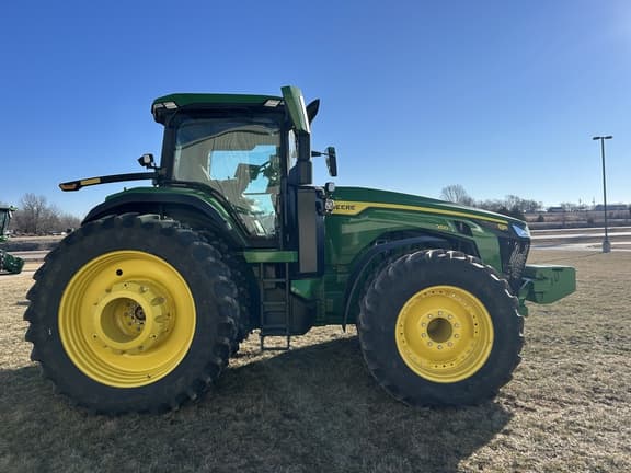 Image of John Deere 8R 250 equipment image 4