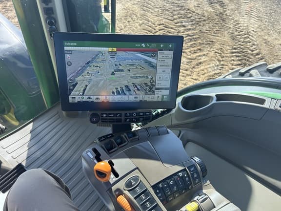 Image of John Deere 8R 250 equipment image 3