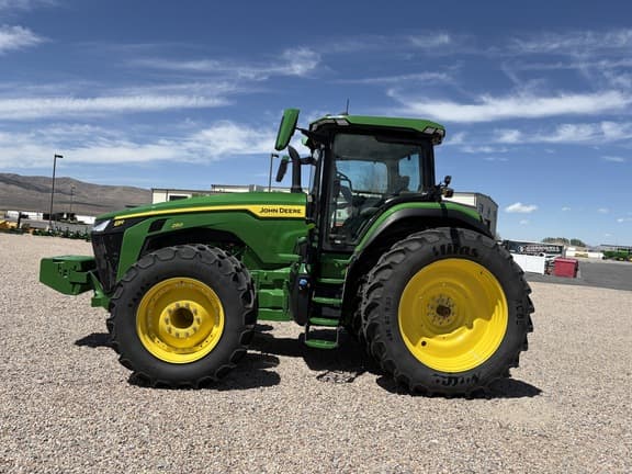 Image of John Deere 8R 250 equipment image 1