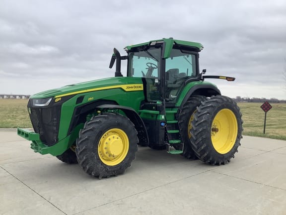 2024 John Deere 8R 250 Equipment Image0