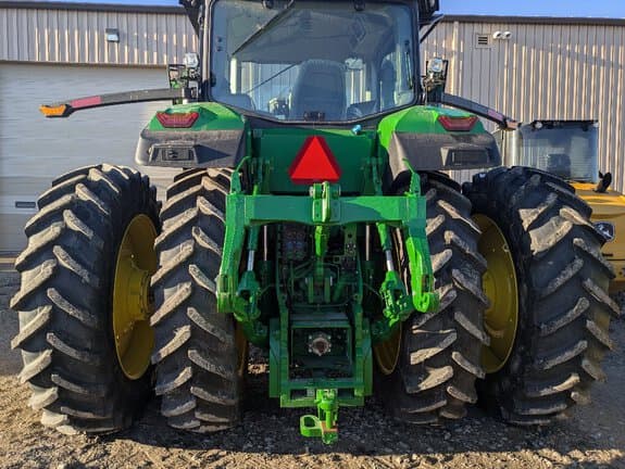 Image of John Deere 8R 250 equipment image 2