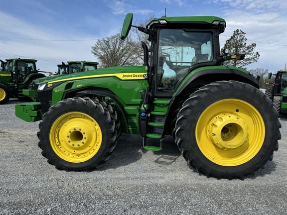 Image of John Deere 8R 250 equipment image 2