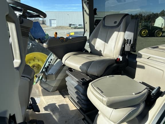 Image of John Deere 8R 280 equipment image 4