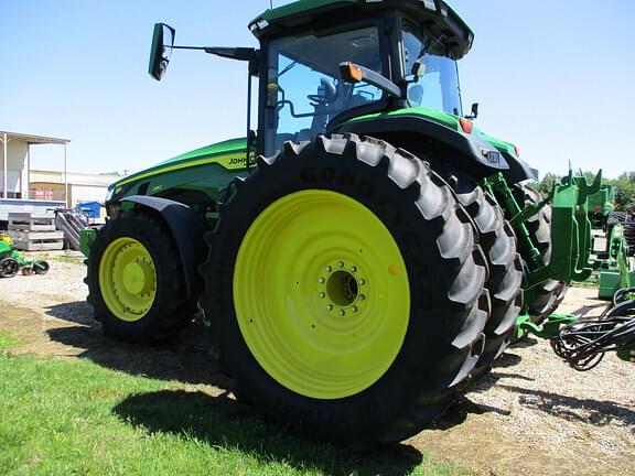 Image of John Deere 8R 280 equipment image 2