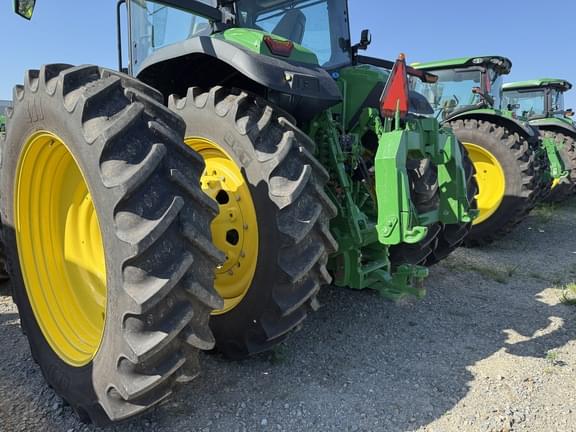 Image of John Deere 8R 280 equipment image 2