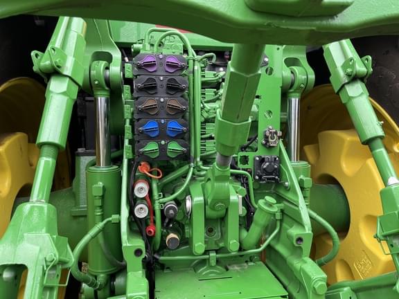 Image of John Deere 8R 280 equipment image 2