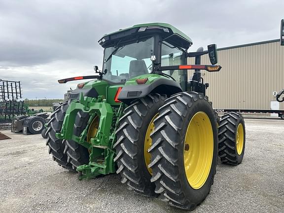 Image of John Deere 8R 310 equipment image 3