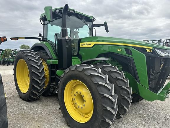 Image of John Deere 8R 310 equipment image 2