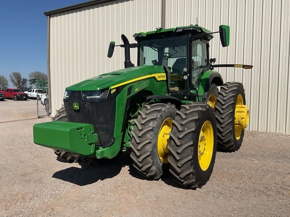 Image of John Deere 8R 310 equipment image 4