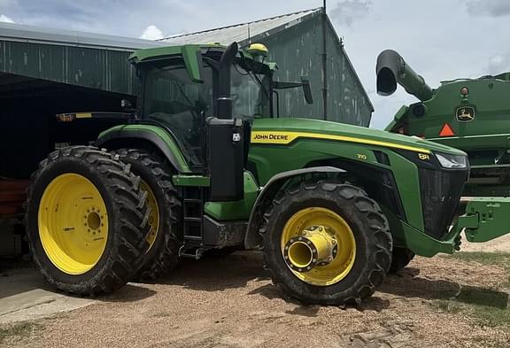 Image of John Deere 8R 310 equipment image 2