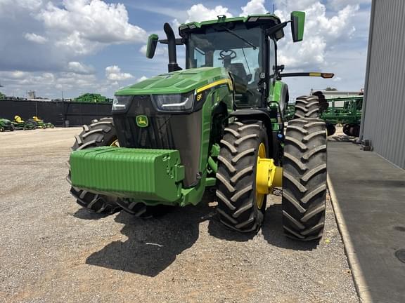 Image of John Deere 8R 310 equipment image 2