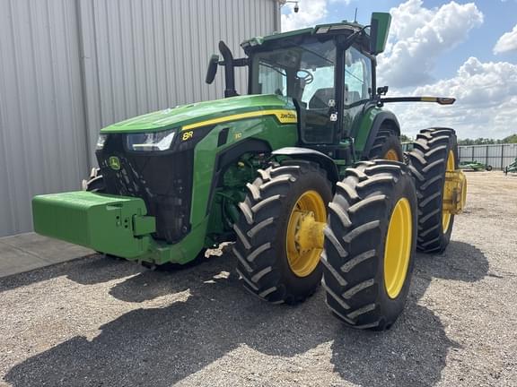 Image of John Deere 8R 310 equipment image 2