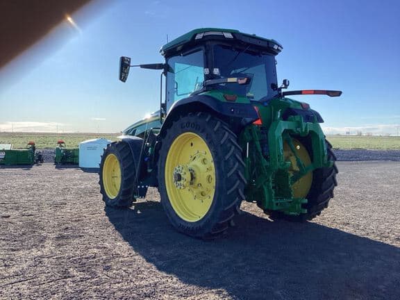 Image of John Deere 8R 310 equipment image 2