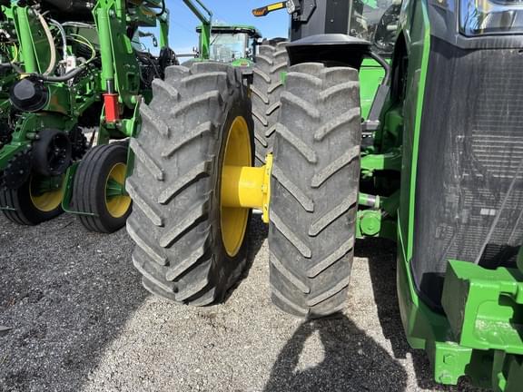 Image of John Deere 8R 310 equipment image 2