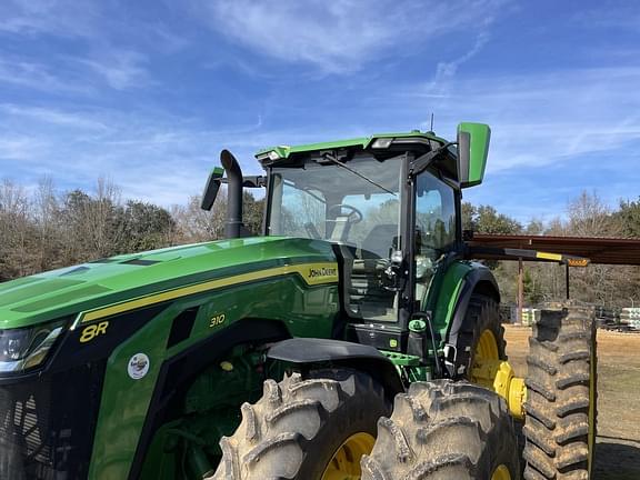Image of John Deere 8R 310 equipment image 4