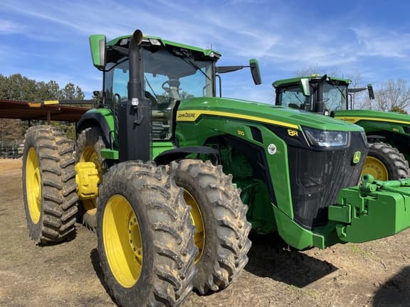 Image of John Deere 8R 310 equipment image 4