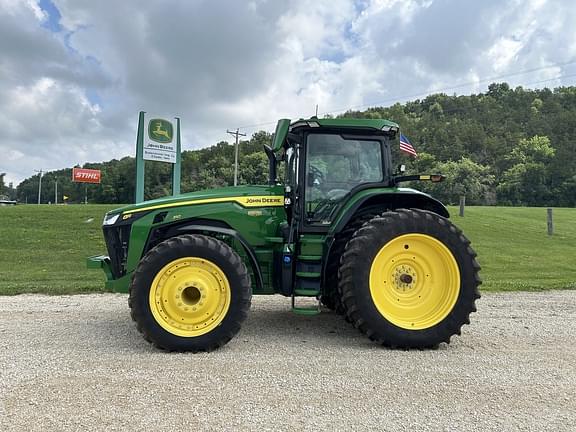 Image of John Deere 8R 310 equipment image 2