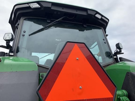 Image of John Deere 8R 310 equipment image 3