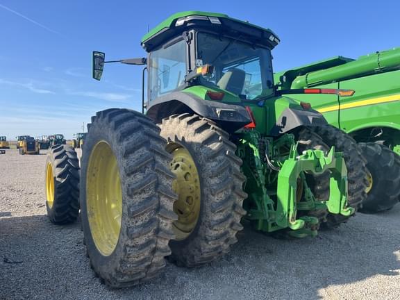 Image of John Deere 8R 310 equipment image 2