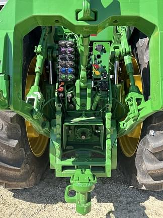 Image of John Deere 8R 310 equipment image 4