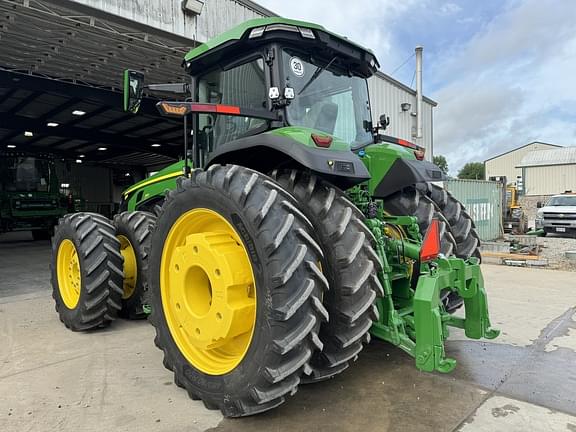 Image of John Deere 8R 310 equipment image 2