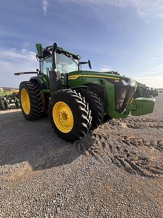 Image of John Deere 8R 310 equipment image 4