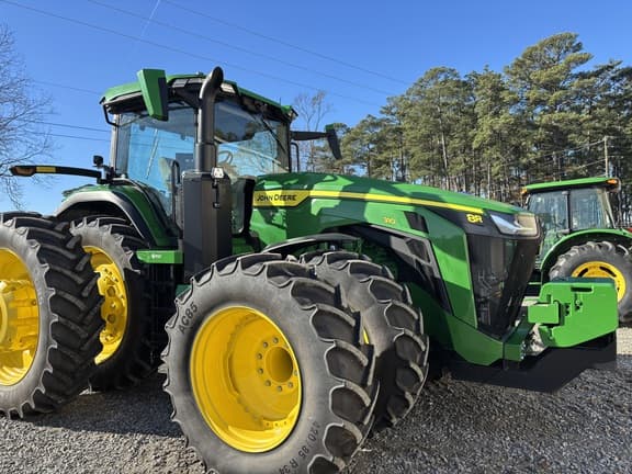 Image of John Deere 8R 310 equipment image 2