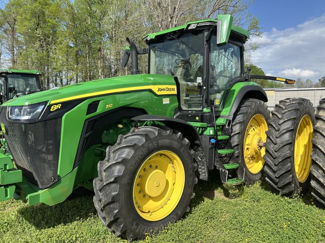 Image of John Deere 8R 310 equipment image 2