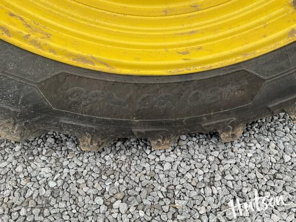 Image of John Deere 8R 310 equipment image 4