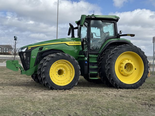 Image of John Deere 8R 310 equipment image 2
