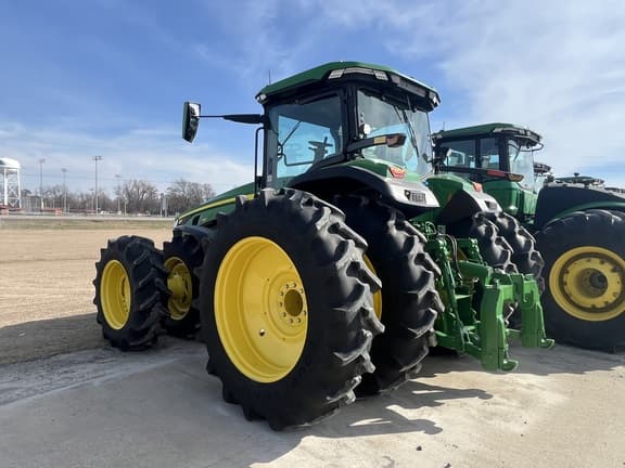 Image of John Deere 8R 310 equipment image 2