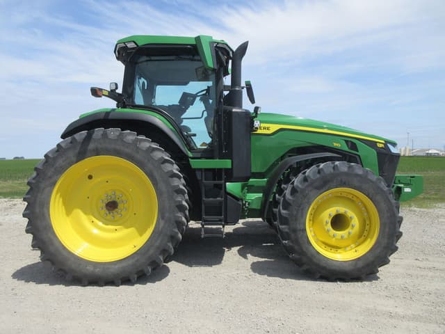Image of John Deere 8R 310 equipment image 4