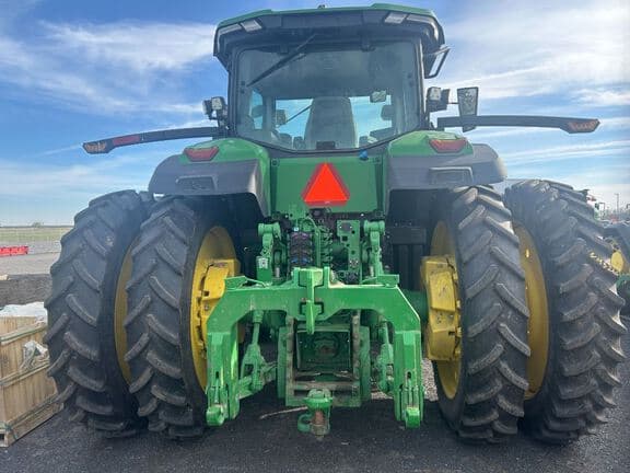 Image of John Deere 8R 310 equipment image 2