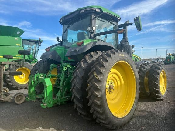 Image of John Deere 8R 310 equipment image 3