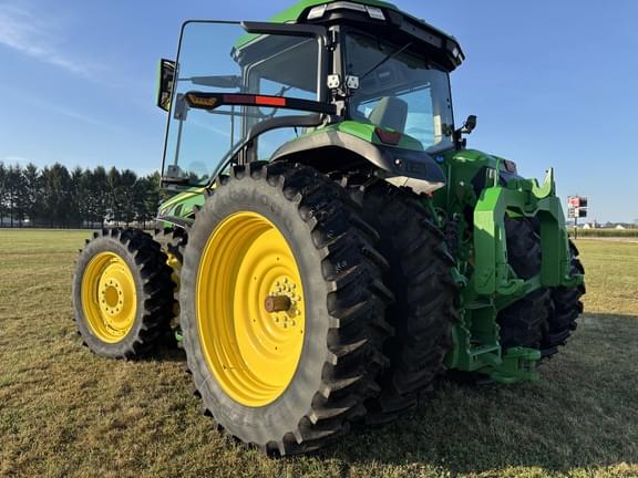 Image of John Deere 8R 310 equipment image 4