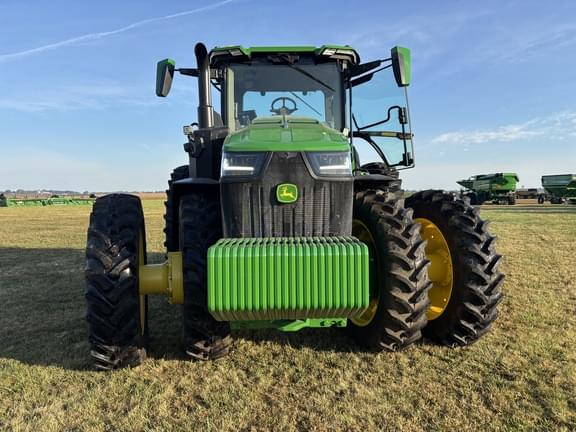 Image of John Deere 8R 310 equipment image 2