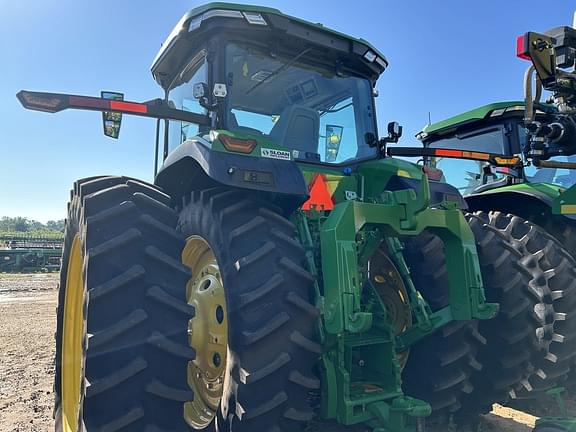 Image of John Deere 8R 310 equipment image 4