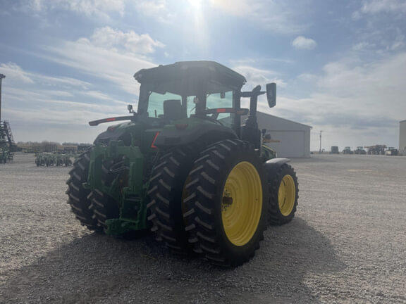 Image of John Deere 8R 310 equipment image 3