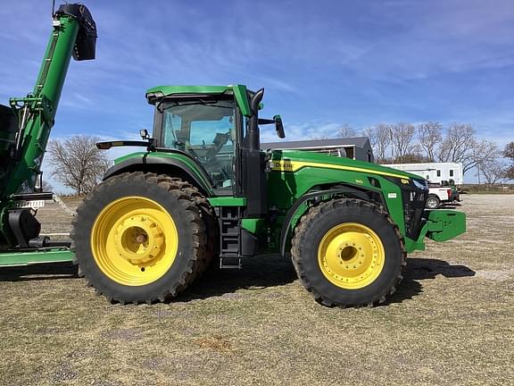 Image of John Deere 8R 310 equipment image 3