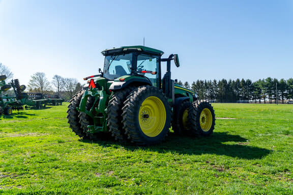 Image of John Deere 8R 310 equipment image 4
