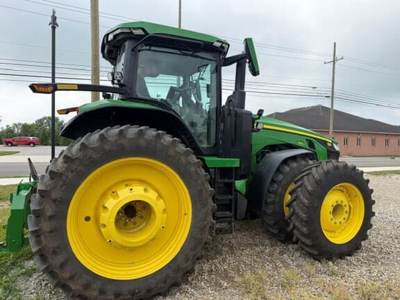Image of John Deere 8R 310 equipment image 2
