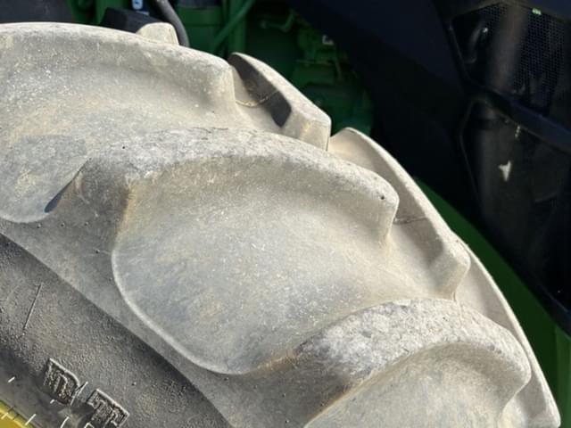 Image of John Deere 8R 310 equipment image 3