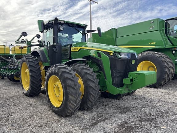 Image of John Deere 8R 310 equipment image 2