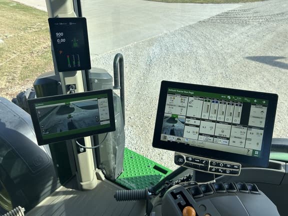 Image of John Deere 8R 310 equipment image 4