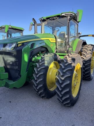 Image of John Deere 8R 310 equipment image 4