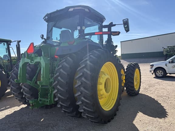 Image of John Deere 8R 310 equipment image 4