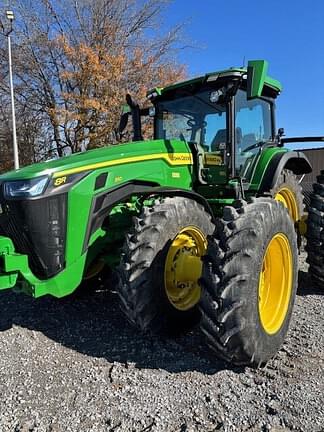 Image of John Deere 8R 310 equipment image 2